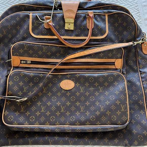 Authentic Louis Vuitton Suit Carry On Bag - Picture 1 of 2